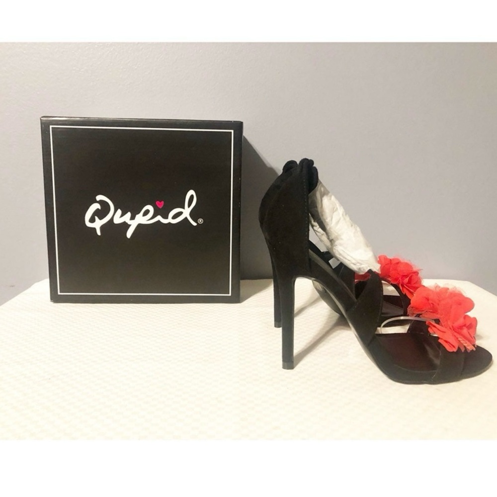 Qupid Fringe Wrap Tie-Up Heels Sz 6, NEW,
Black & Red